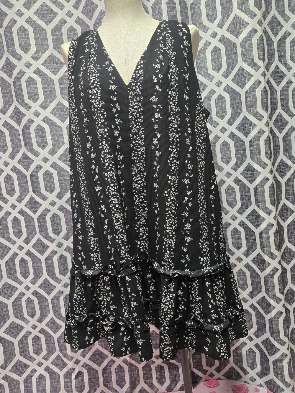 BCBG Paris Black and White Floral V-Neck Tiered Mini Dress